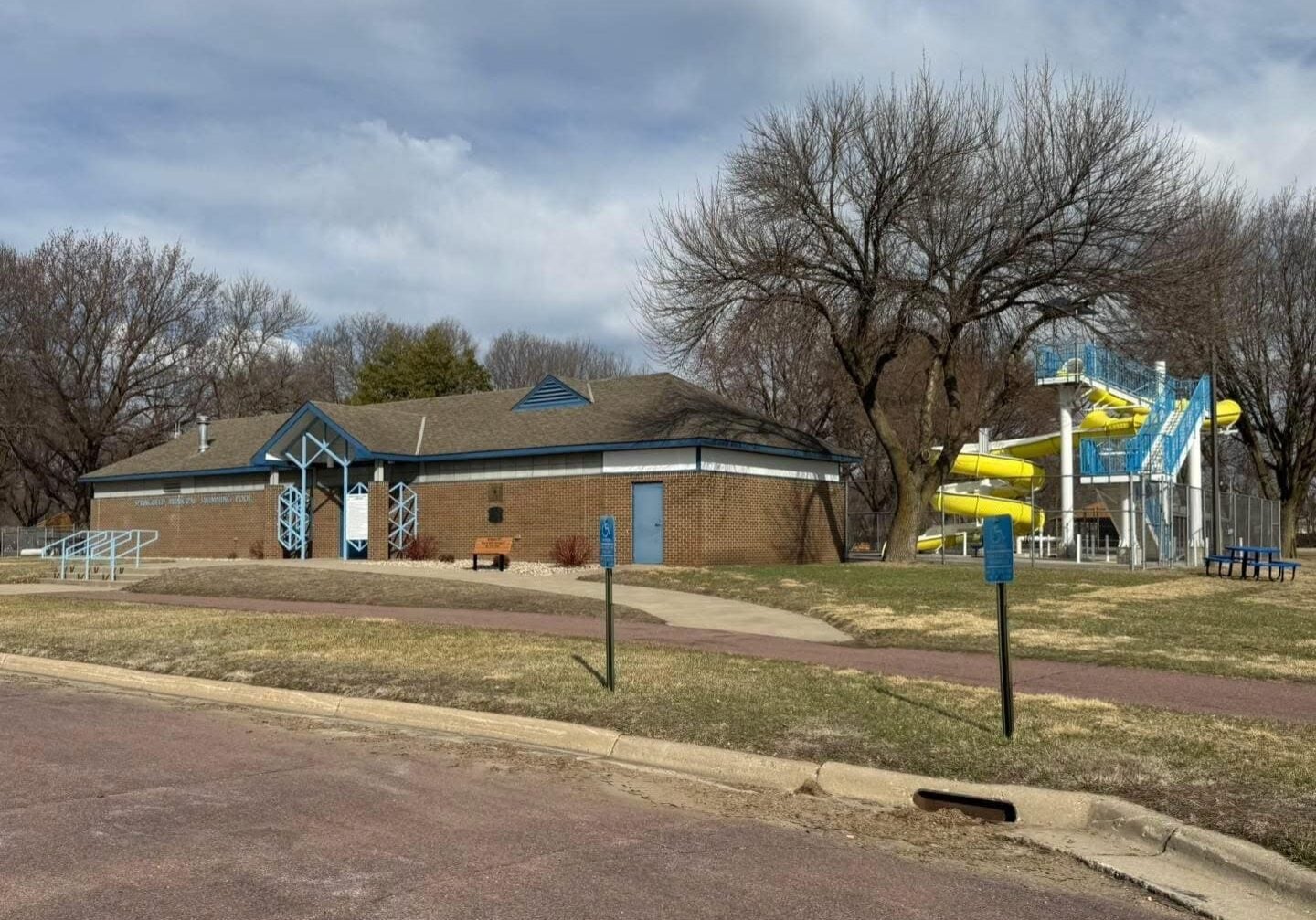 springfield swimming pool